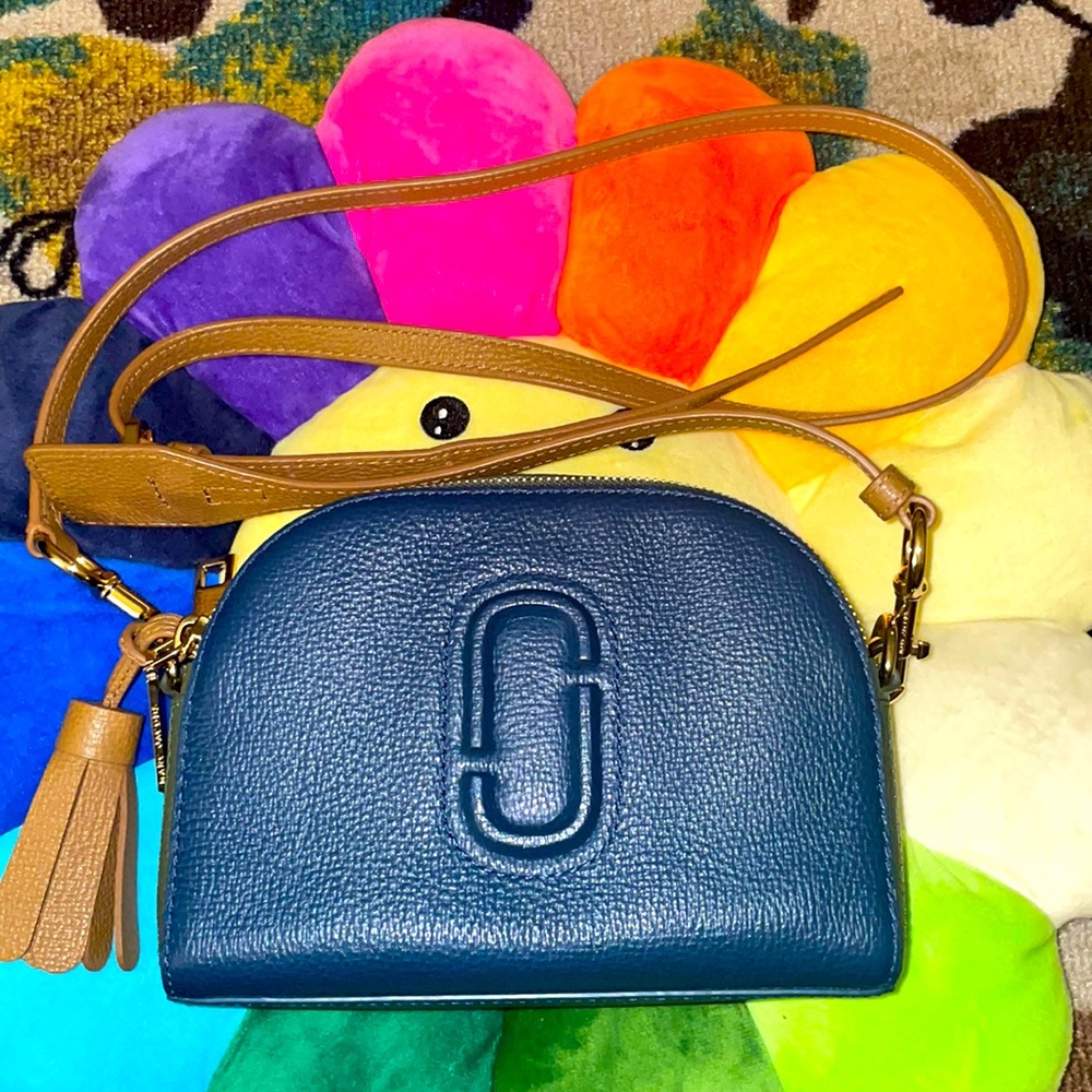 Authentic Leather Marc Jacobs CrossBody Bag🌻